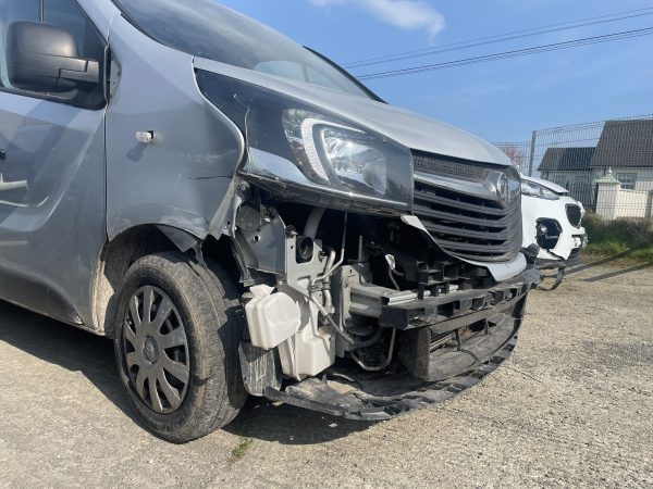 2019 VIVARO CDTI - Image 8