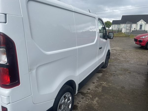 2022 RENAULT TRAFIC DCI - Image 4
